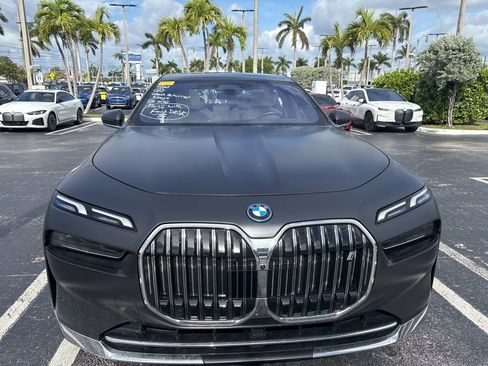 Used 2023 BMW i7 xDrive60 AWD/4WD image 8