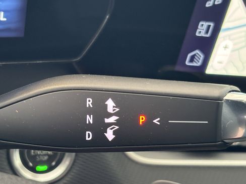 Used 2025 Chevrolet Equinox LT w/ Convenience Package II image 12