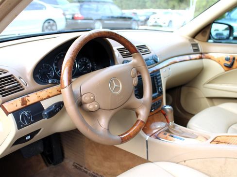 Used 2008 Mercedes-Benz E 350 4MATIC Wagon image 14