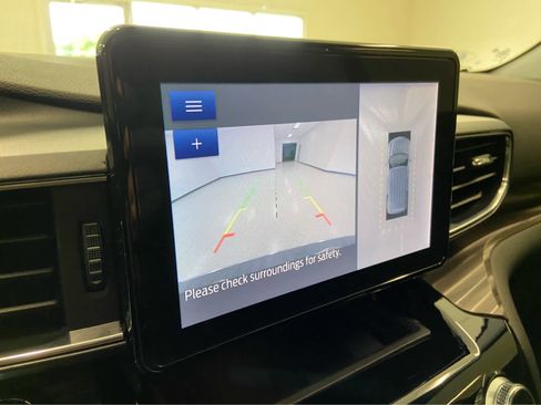 Used 2022 Ford Explorer Limited w/ Equipment Group 301A image 37