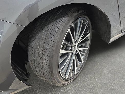 Used 2025 Lexus ES 350 w/ Premium Package FWD image 29