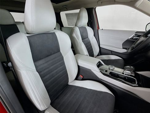 New 2025 Mitsubishi Outlander SE image 28