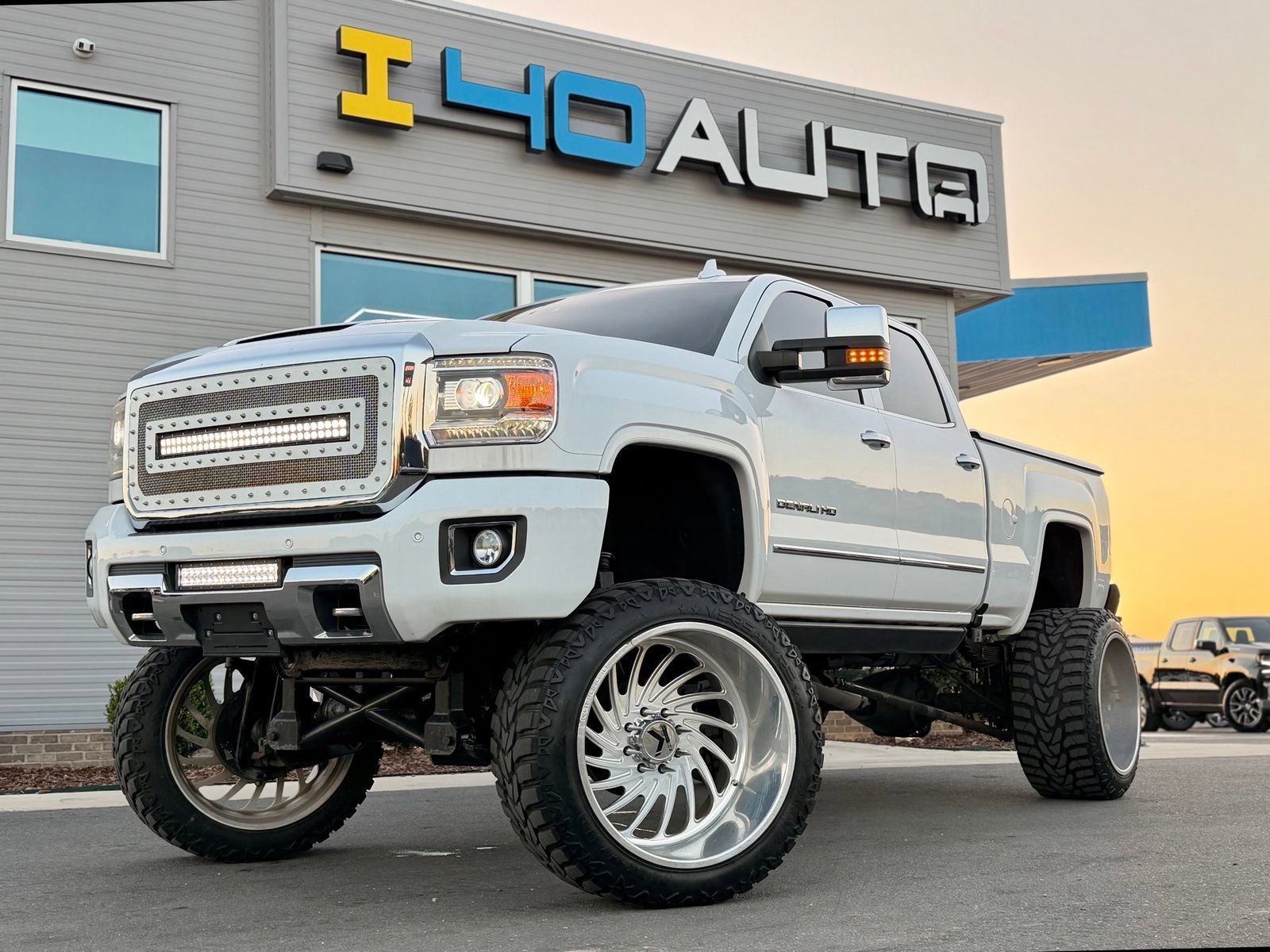 Used 2017 GMC Sierra 2500 Denali w/ Duramax Plus Package AWD/4WD image 1