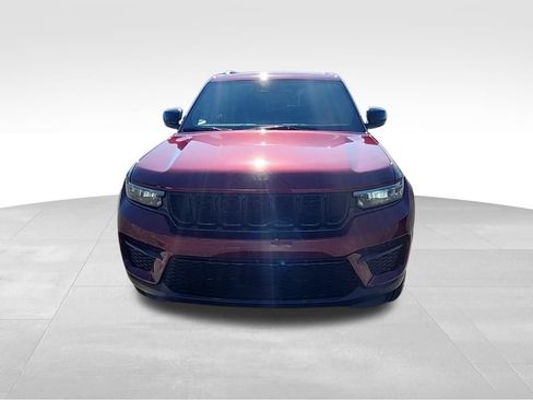 New 2025 Jeep Grand Cherokee Altitude image 15