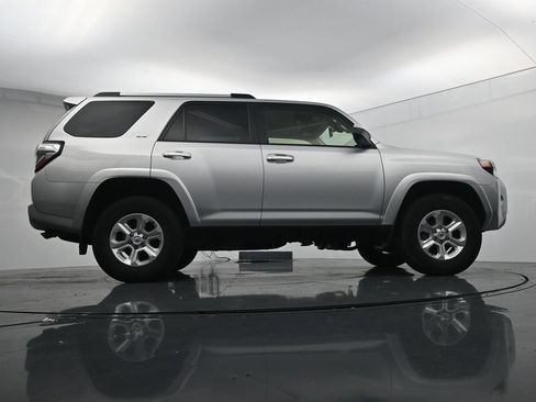 Used 2024 Toyota 4Runner SR5 AWD/4WD image 35
