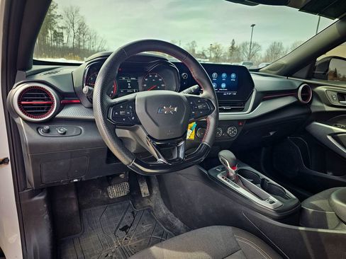 Certified 2024 Chevrolet Trax RS w/ Driver Confidence Package image 12