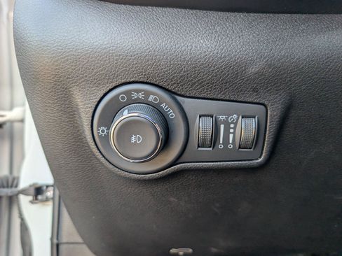 Used 2024 Jeep Compass Latitude AWD/4WD image 28