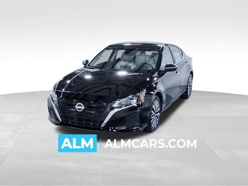 Used 2025 Nissan Altima 2.5 SV image 1