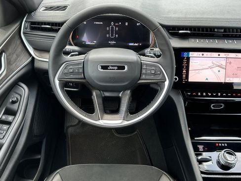 New 2026 Jeep Grand Cherokee L 4WD image 14