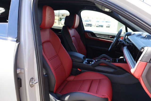 Used 2026 Porsche Cayenne S AWD/4WD image 26