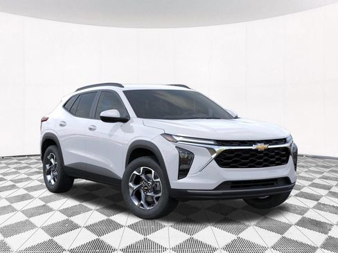 New 2026 Chevrolet Trax LT w/ LT Convenience Package FWD image 12