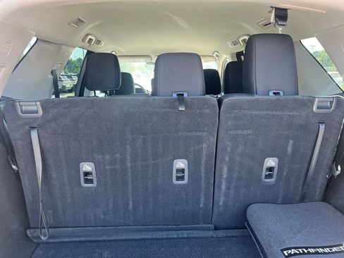 Used 2026 Nissan Pathfinder SV FWD image 10