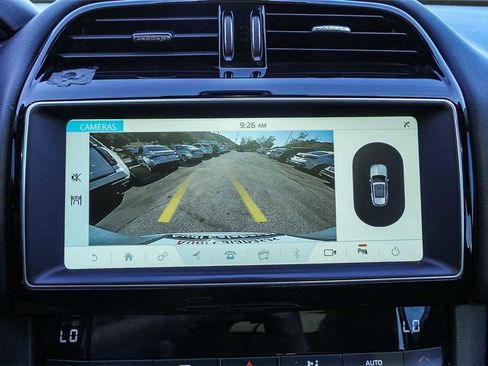 Used 2019 Jaguar F-PACE Premium image 24