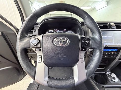 Used 2020 Toyota 4Runner Limited AWD/4WD image 47
