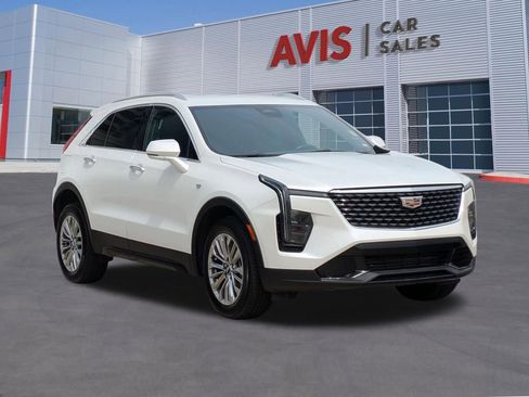 Used 2024 Cadillac XT4 Premium Luxury AWD/4WD image 3