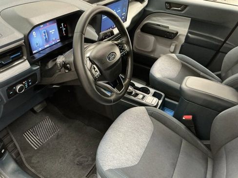 Used 2025 Ford Maverick XLT w/ XLT Luxury Package image 15