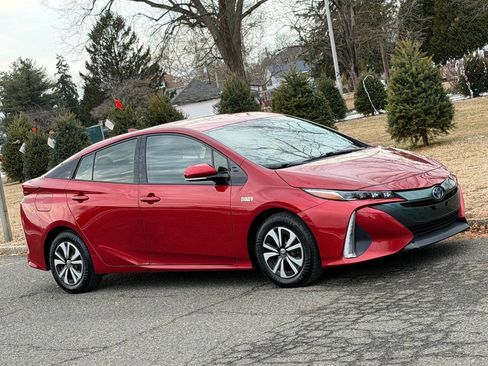 Used 2018 Toyota Prius Prime Plus image 20