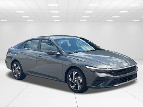 New 2025 Hyundai Elantra Sport image 1