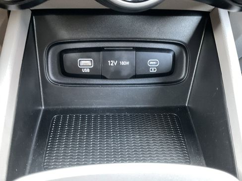 Used 2025 Hyundai Venue SEL FWD image 15