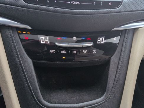 Used 2017 Cadillac XT5 Luxury image 29