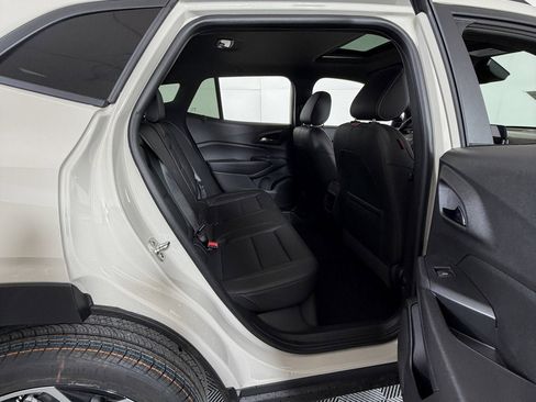 New 2026 Chevrolet Trax RS w/ Sunroof Package image 5