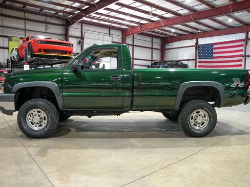 Used 2006 Chevrolet Silverado 2500 W/T w/ Snow Plow Prep Package AWD/4WD image 4