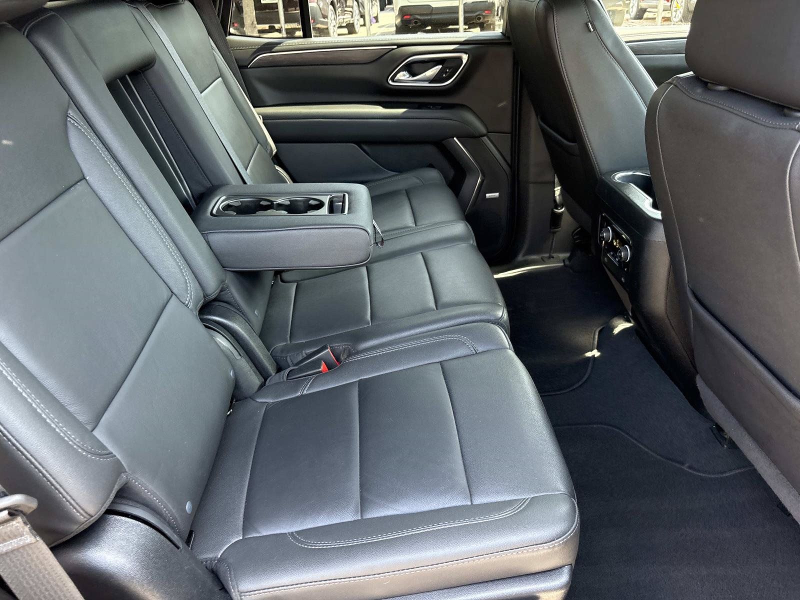 Used 2024 Chevrolet Tahoe LT w/ Luxury Package RWD image 32