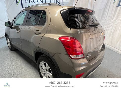 Used 2022 Chevrolet Trax LT w/ LT Convenience Package image 5