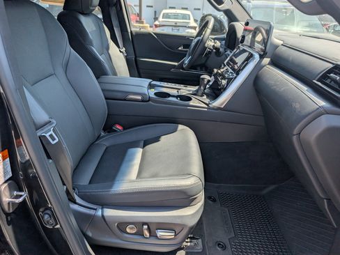 Certified 2025 Lexus LX 600 4WD w/ Appearance Package image 10