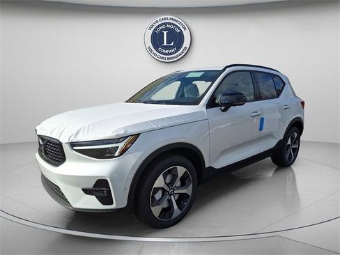 New 2026 Volvo XC40 B5 Plus w/ Protection Package Premier image 3