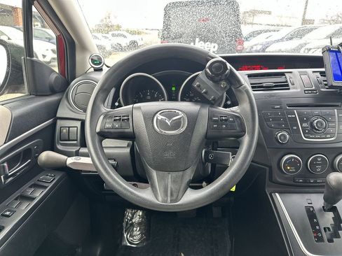 Used 2013 MAZDA MAZDA5 Sport image 13