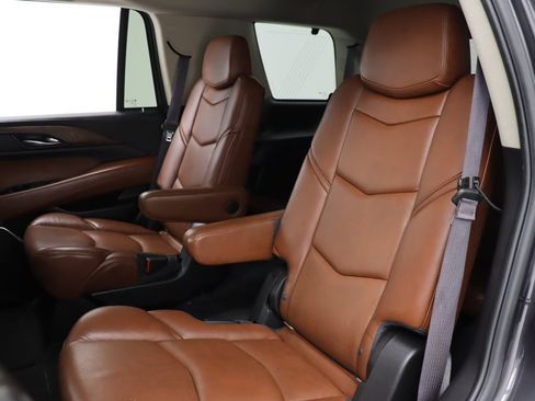Used 2016 Cadillac Escalade Premium AWD/4WD image 31