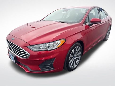 Used 2020 Ford Fusion SE image 3
