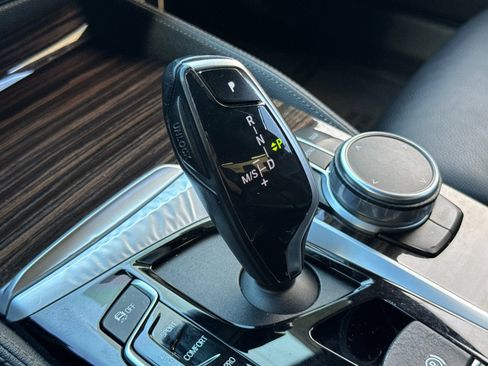 Used 2019 BMW M550i xDrive image 25