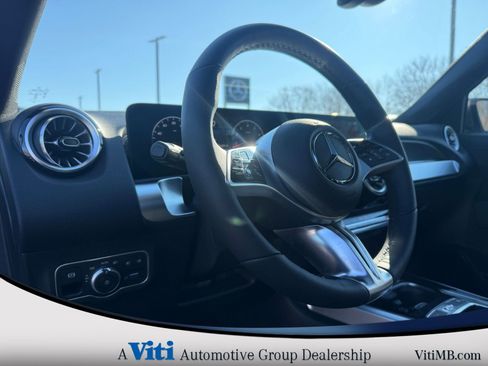 Used 2026 Mercedes-Benz GLB 250 4MATIC image 17