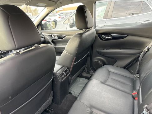 Used 2017 Nissan Rogue Sport SL image 32