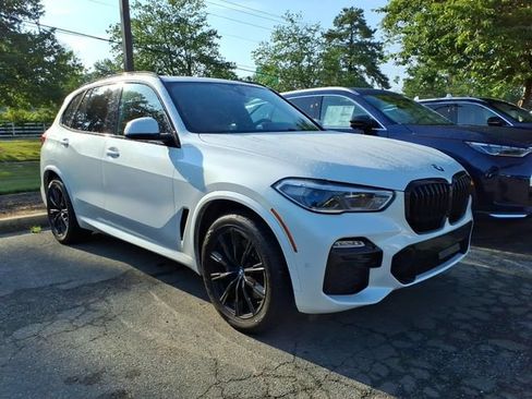 Used 2021 BMW X5 xDrive40i w/ M Sport Package AWD/4WD image 4