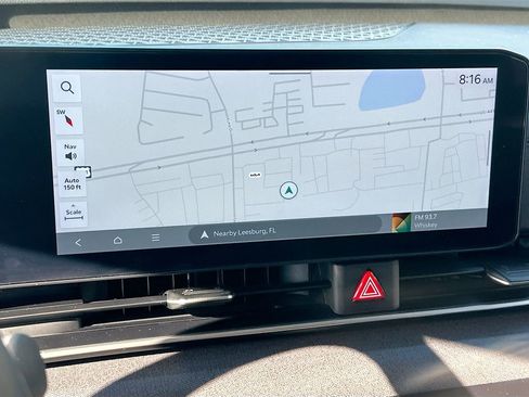 Used 2025 Kia Carnival EX image 13