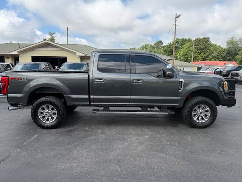 Used 2017 Ford F250 Lariat w/ Chrome Package AWD/4WD image 4