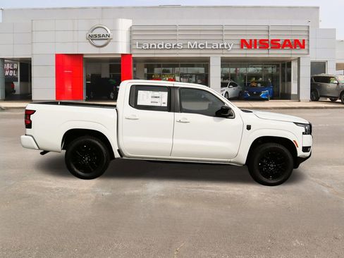New 2026 Nissan Frontier SV w/ SV Convenience Package image 2