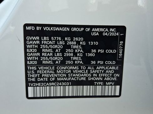 Used 2024 Volkswagen Atlas Cross Sport SE image 24