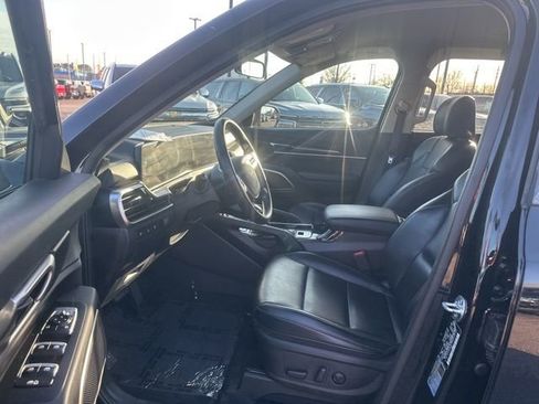Used 2024 Kia Telluride S image 16