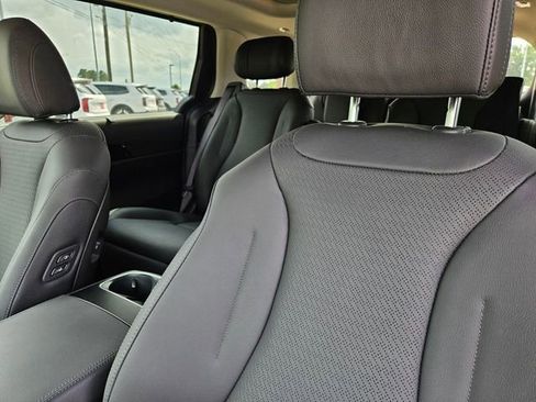 New 2025 Kia Carnival SX Prestige image 11