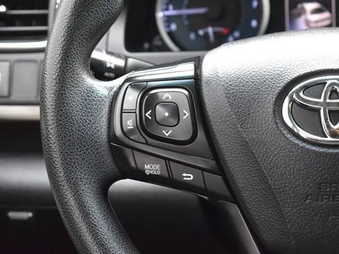 Used 2016 Toyota Camry LE FWD image 11
