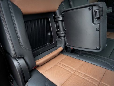 Used 2023 Chevrolet Silverado 1500 High Country w/ Technology Package image 19