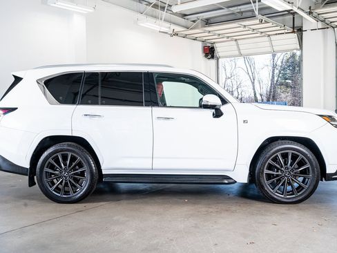 Used 2024 Lexus LX 600 F Sport image 5