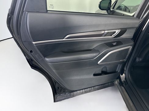 Used 2025 Kia Telluride S AWD/4WD image 28