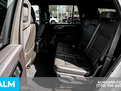 Used 2025 Chevrolet Tahoe Z71 w/ Comfort Package AWD/4WD image 22