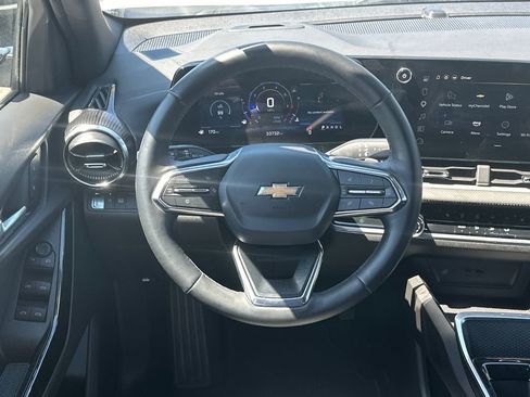 Certified 2025 Chevrolet Equinox LT FWD image 23