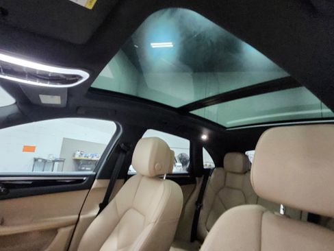 Used 2023 Porsche Macan S image 2